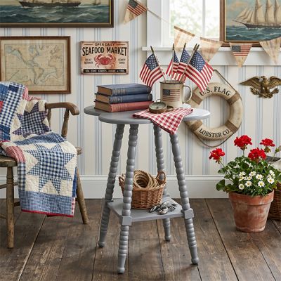 Spindle Leg Clover Shaped Accent Table