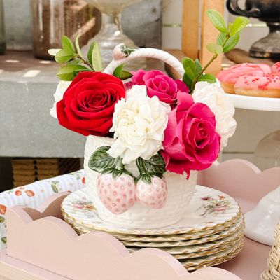 Stoneware Strawberry Basket with Handle