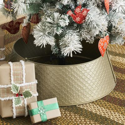 Textured Lattice Metal Tree Collar Collection