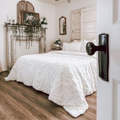 Tufted Chenille Damask Comforter and Shams Set Off White