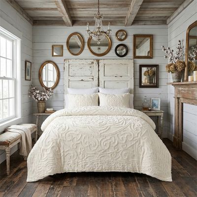 Tufted Medallion Comforter and Shams Set Off White