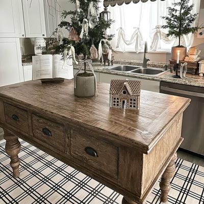 Grand Kitchen Island with Turned Legs