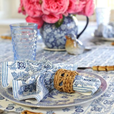 Villa Vaux Grand Blue and White Napkins Set of 4