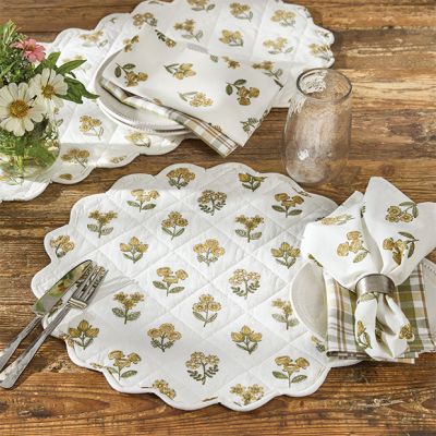 Vintage Florals Scalloped Placemat