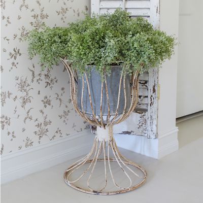 Wire Style Urn Planter