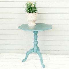 Country Chic Spindle End Table