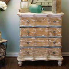 Distressed Chest of Drawers on Feet