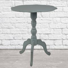 Scalloped Edge Accent Table