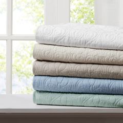 Classic Quilted Throw Blanket White