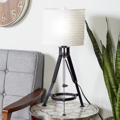 Simple Tripod Base Table Lamp