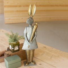 Charming Metal Rabbit With Carrot