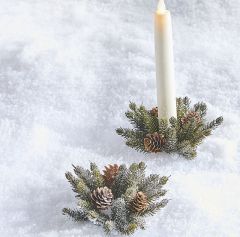 Pinecone and Greenery Candle Ring