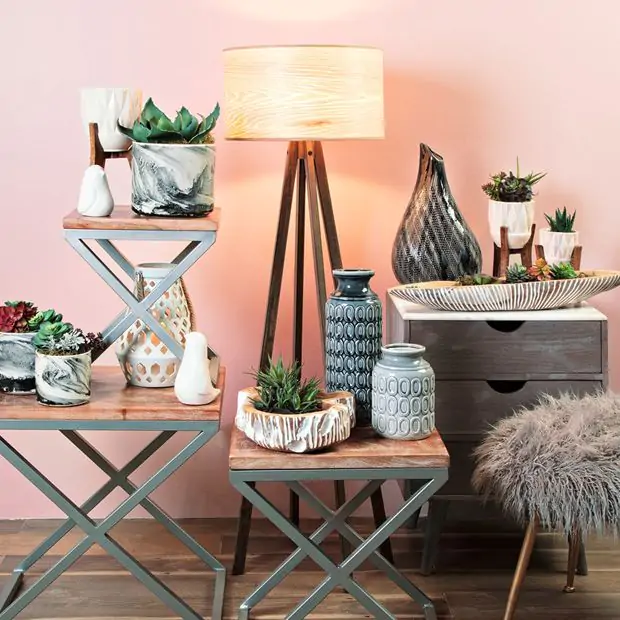 Four legged floor lamp top