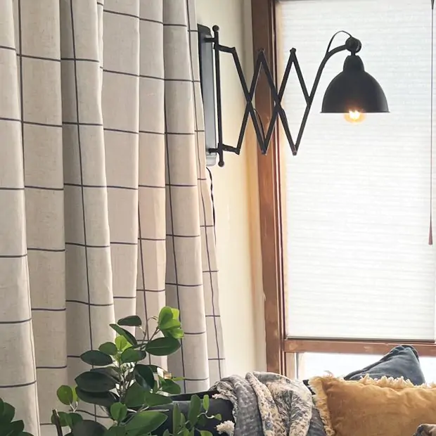 Accordion light wall sconce outlet