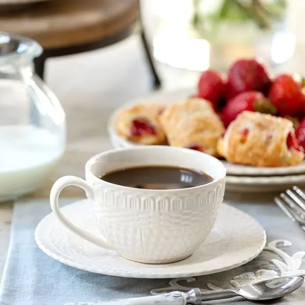 SUWAH Northern Plason & Maya Cream セット Basketweave Creamware Cup And Saucer Set of 4 | Antique Farmhouse