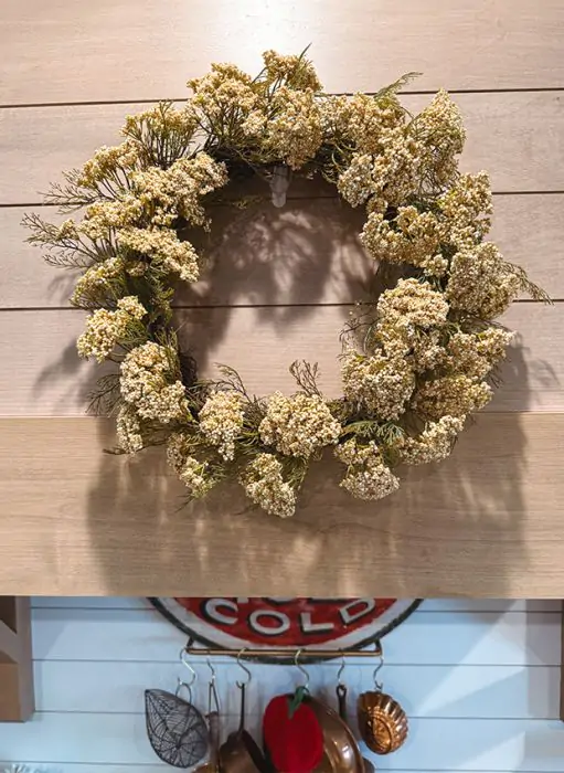 Antique Farmhouse Queen Anne Lace Wreath - Thumbnail 3