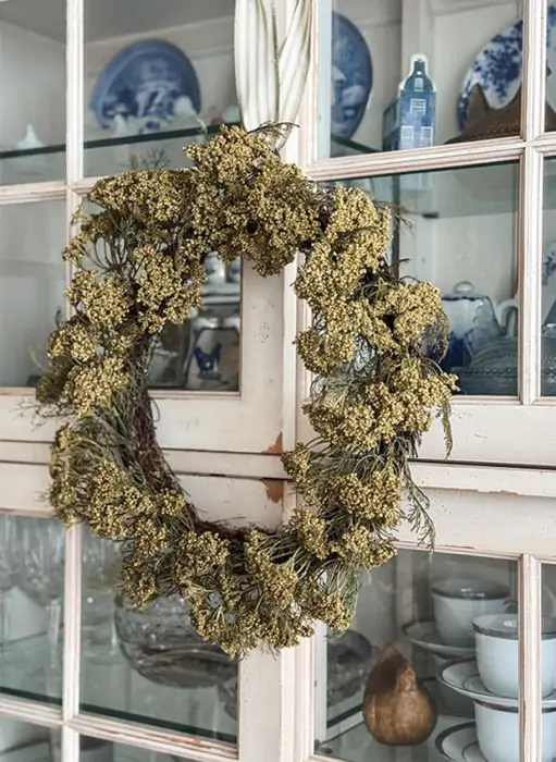 Antique Farmhouse Queen Anne Lace Wreath - Thumbnail 2