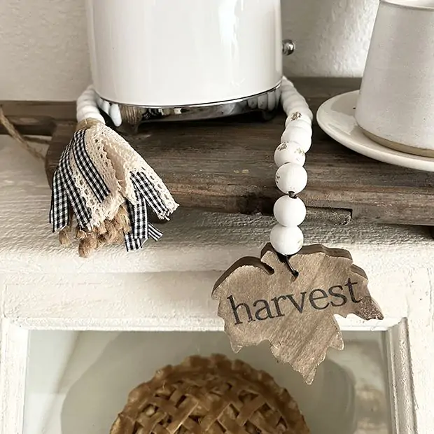 Antique Farmhouse Harvest Leaf Beaded Garland - Thumbnail 2