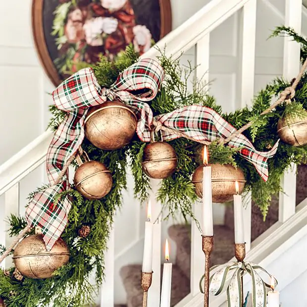 * vintage garland ୨୧ パピエマシェベルのついた ガーランド Holiday Accents Sleigh Bell Garland | Antique Farmhouse