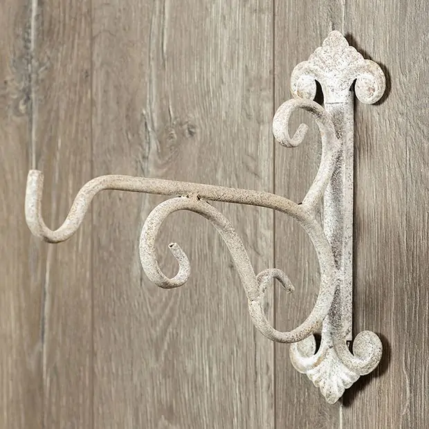 Wall lantern hanger top