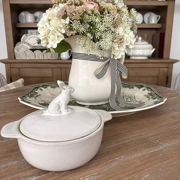 Rabbit Finial Stoneware Baking Dish | Antique Farmhouse