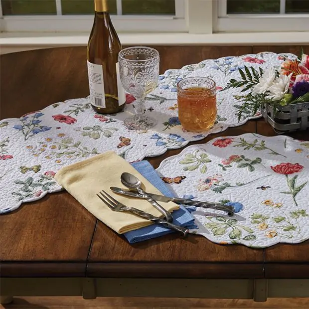 Scalloped Edge Floral Table Runner 36 Inch Antique Farmhouse