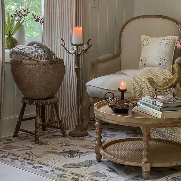 Turned Leg Tiered Round Coffee Table | Antique Farmhouse