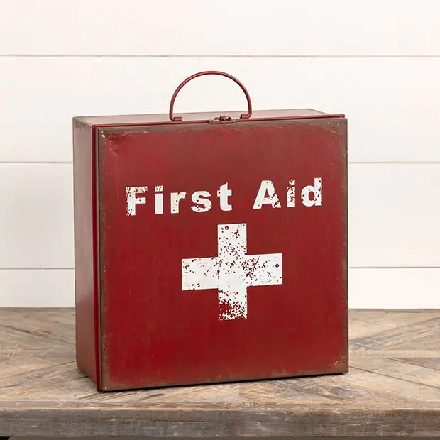 Vintage Inspired First Aid Box | Antique Farmhouse