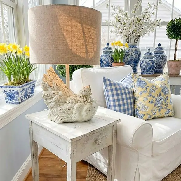 White Wash Rooster Table Lamp | Antique Farmhouse