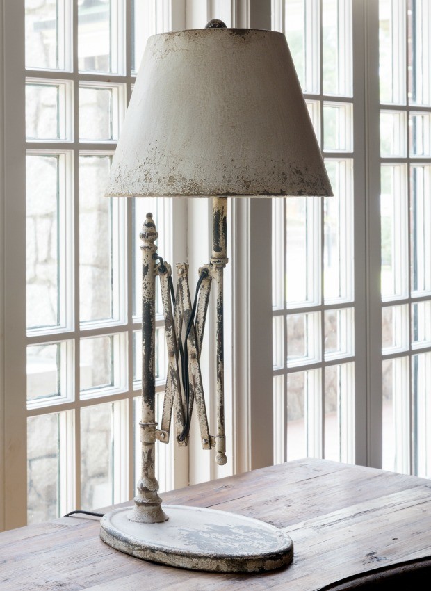 Rustic Accordion Arm Table Lamp 