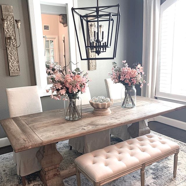 Shabby chic dining room example