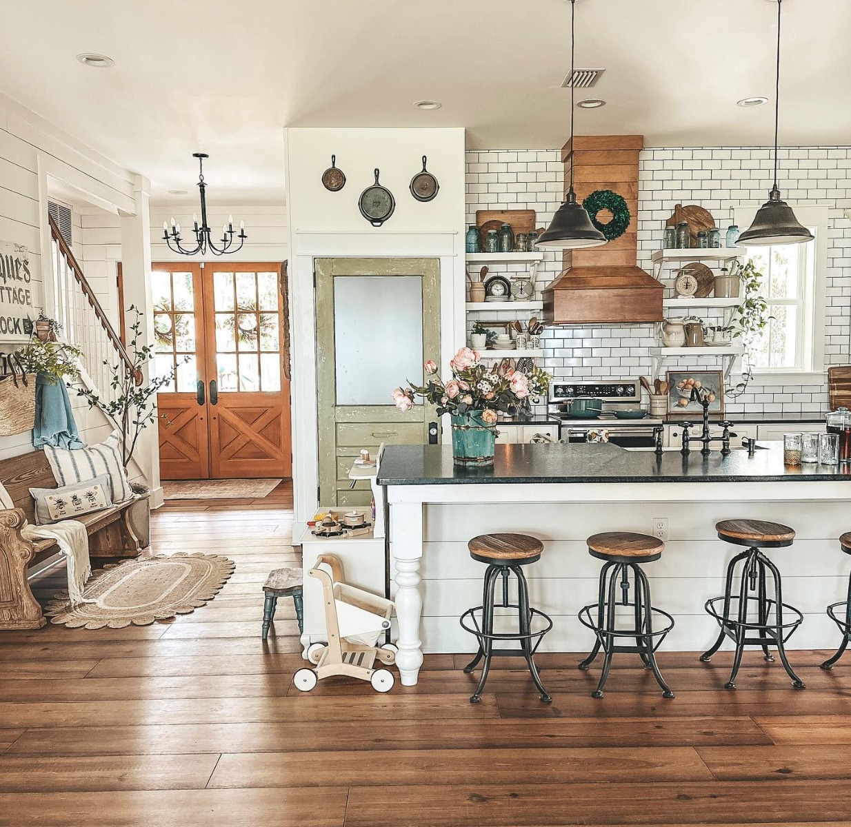 Exploring the Mid-Century Modern Color Palette: Tips and Ideas Antique ...